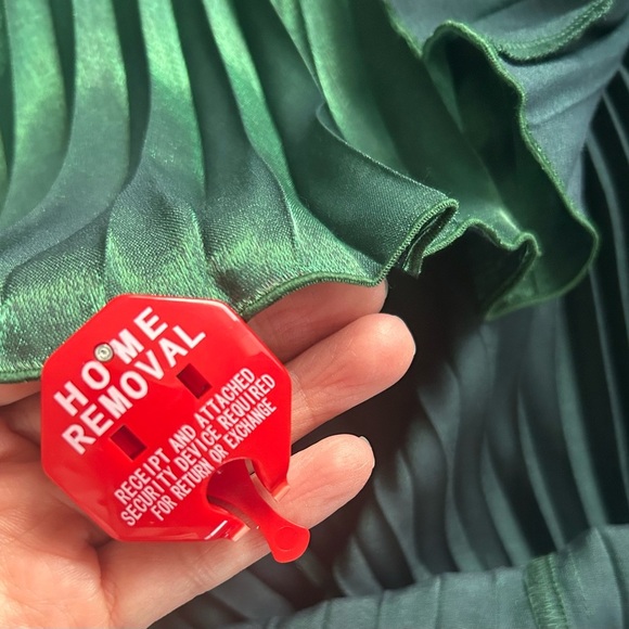 New NWT L'IDÉE Pleated Green Maxi Papillon Skirt in Pine Shimmer - Picture 10 of 17